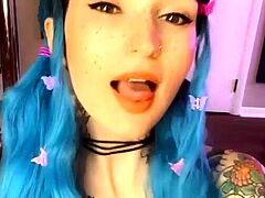 Young amateur teen in solo masturbation getting kinky