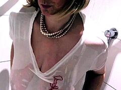 Pretty Hot Blonde Cam Babe Masturbate Solo on Cam