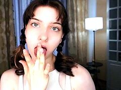 Brunette Solo Webcam Masturbation
