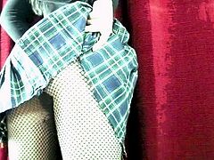 Domino Faye - JOI upskirt and squirt in heels